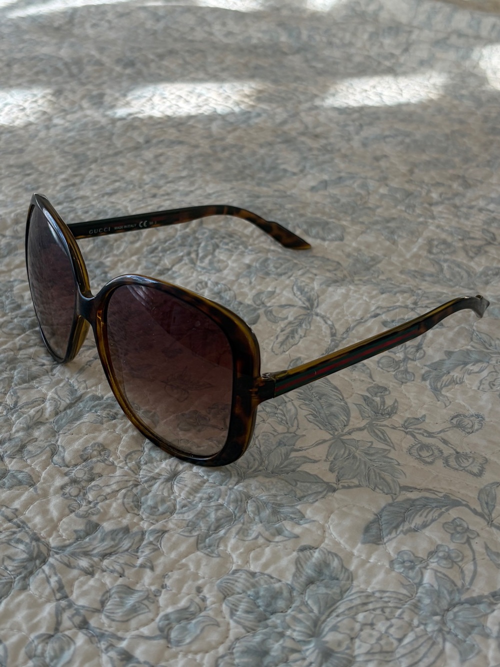 Gucci Oversized Tortoiseshell Sunglasses - Picture 3 of 7
